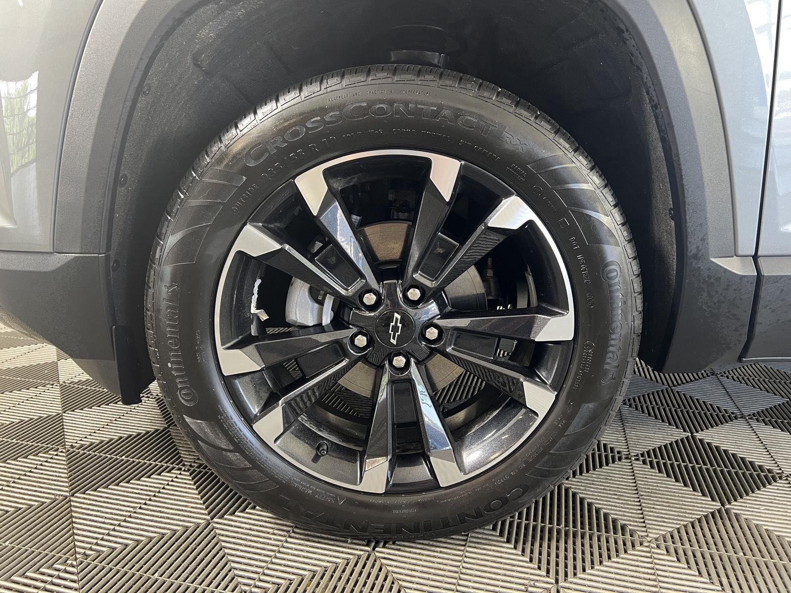 Used 2026 Sterling Gray Metallic Chevrolet AWD RS image 9