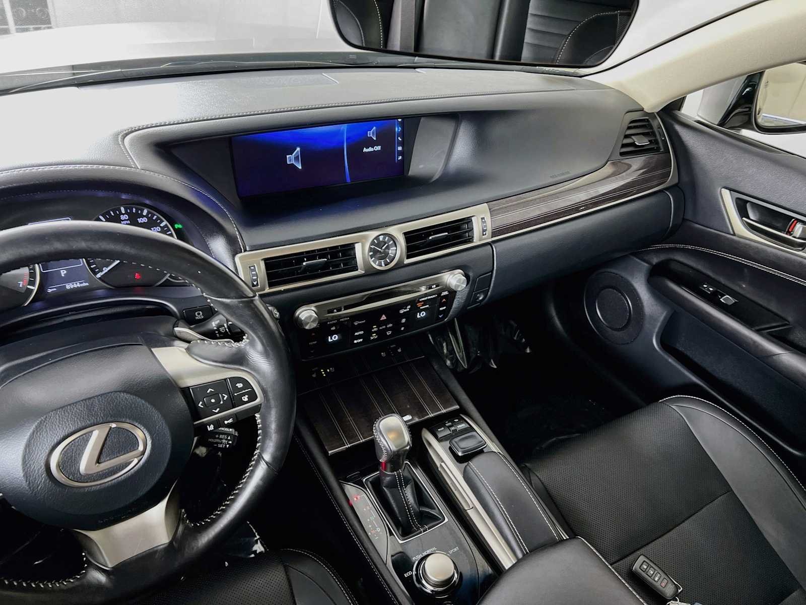 Used 2018 Atomic Silver Lexus  image 25
