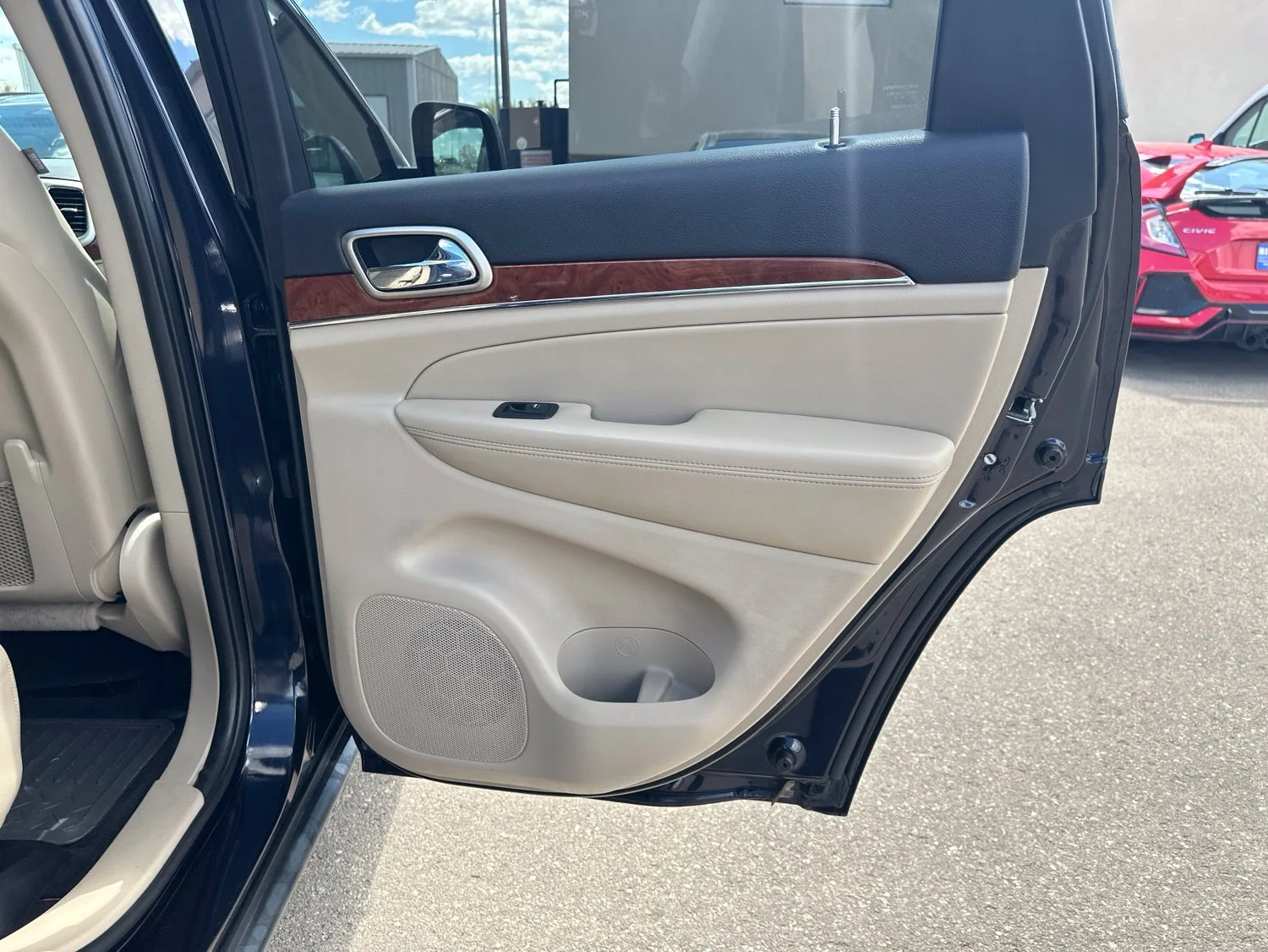 2011 Jeep Grand Cherokee Limited - Photo 31