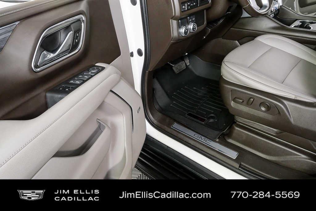 Used 2023 White Frost Tricoat GMC SLT image 8