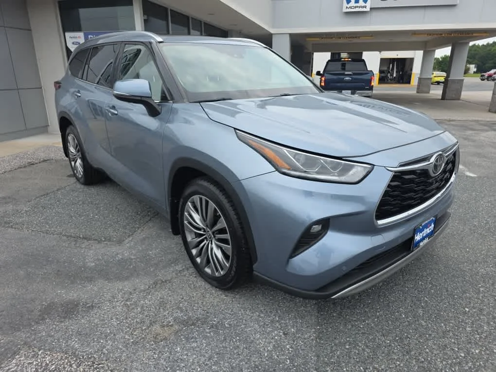 Used 2021 Moon Dust Toyota Platinum image 2