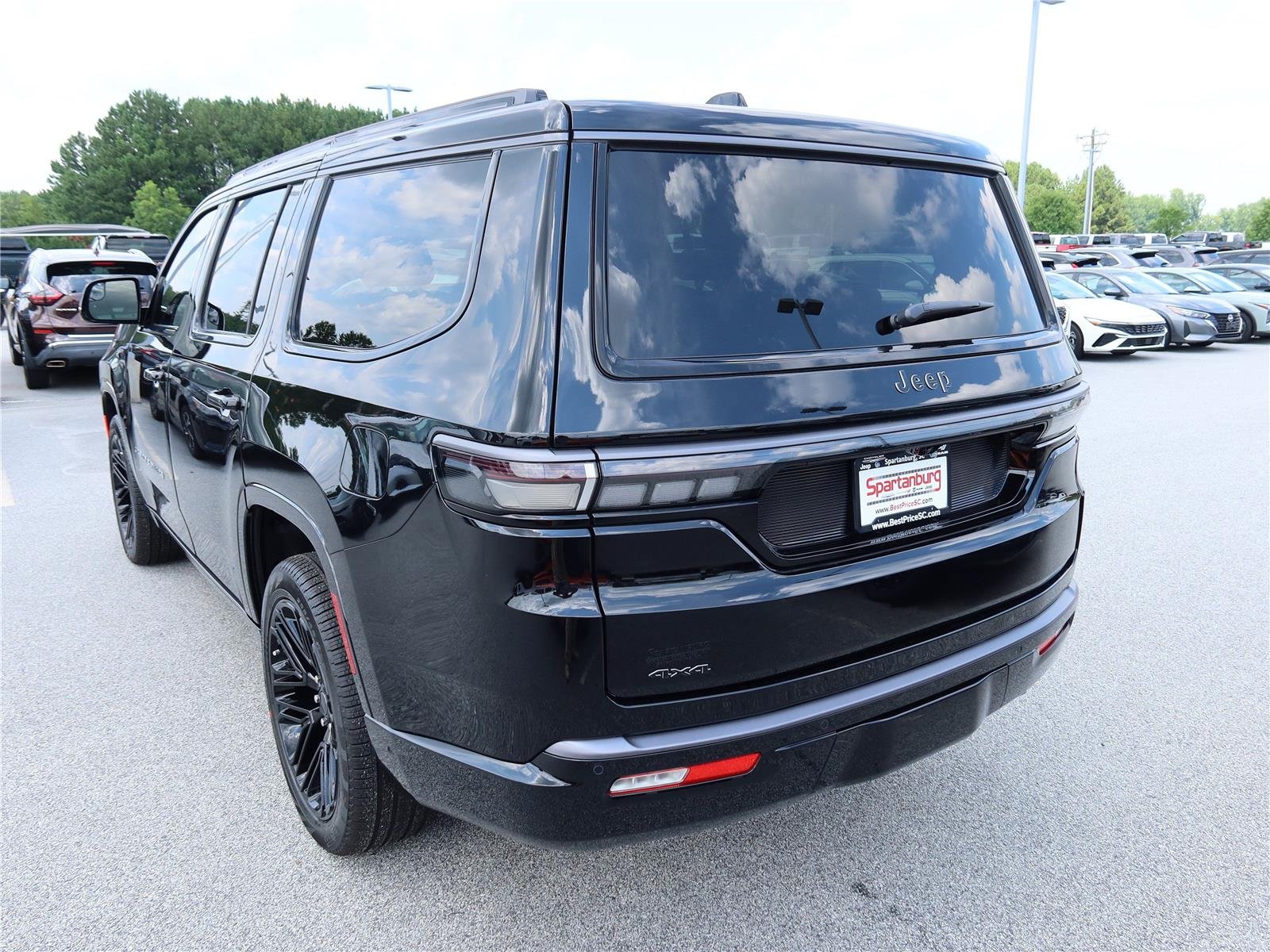 New 2026 High Gloss Black Exterior Paint Jeep Limited Reserve image 4