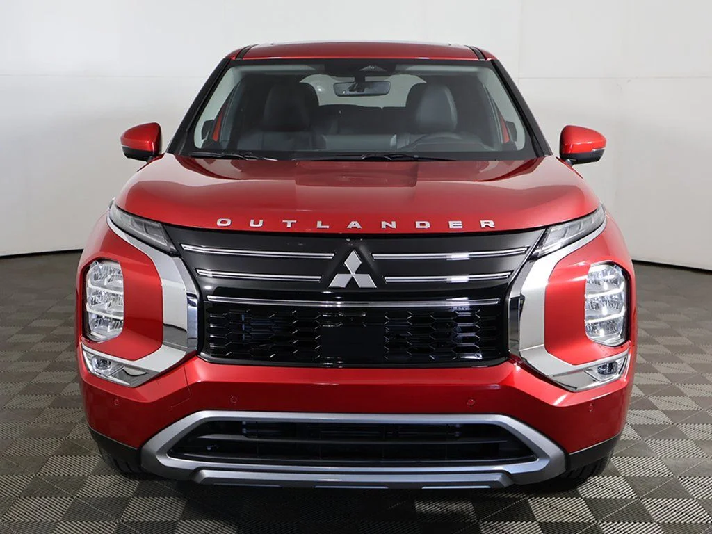 2025 Mitsubishi Outlander SE - Photo 14