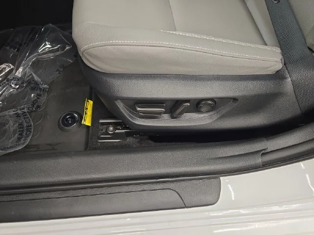 Used 2026 Ice Toyota SE image 34