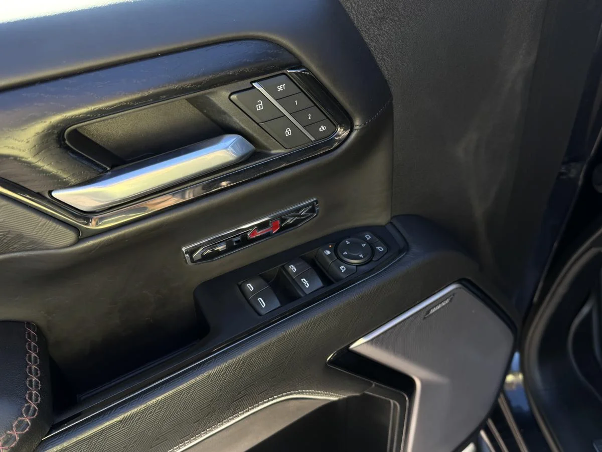 Used 2022 Grey GMC At4x image 13