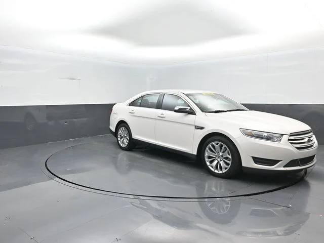 Used 2018 White Platinum Clearcoat Metallic Ford Limited image 2