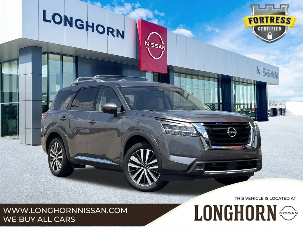 2022 Nissan Pathfinder Platinum 2WD's photo