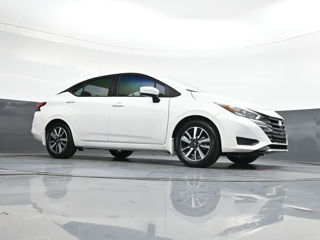 Used 2025 White Nissan 1.6 SV image 42