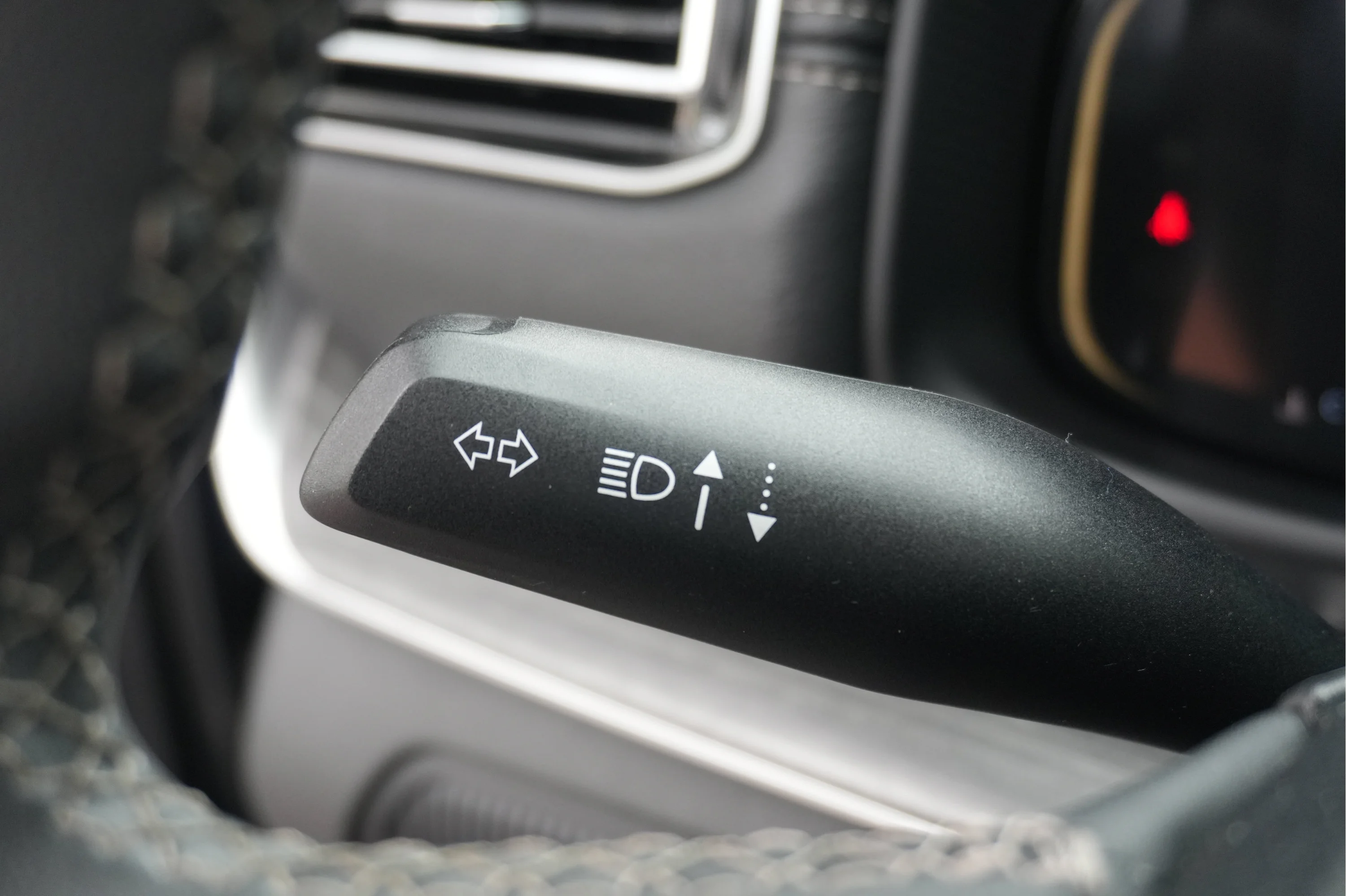 Used 2024 Diamond Black Crystal Pearlcoat Jeep Series II image 35