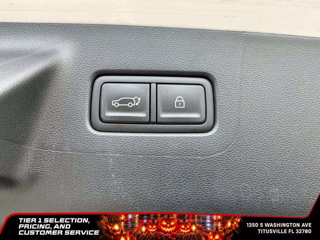 Used 2026 White Hyundai SEL image 21