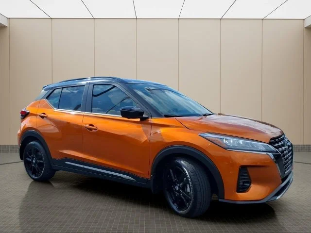 Used 2023 Orange Nissan SR image 5