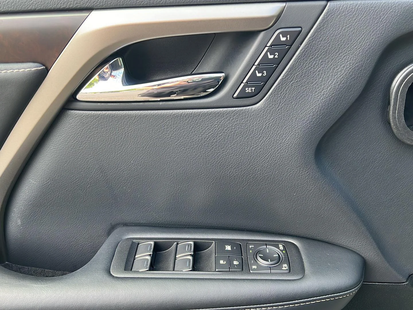 Used 2022 Atomic Silver Lexus RX 350 image 5