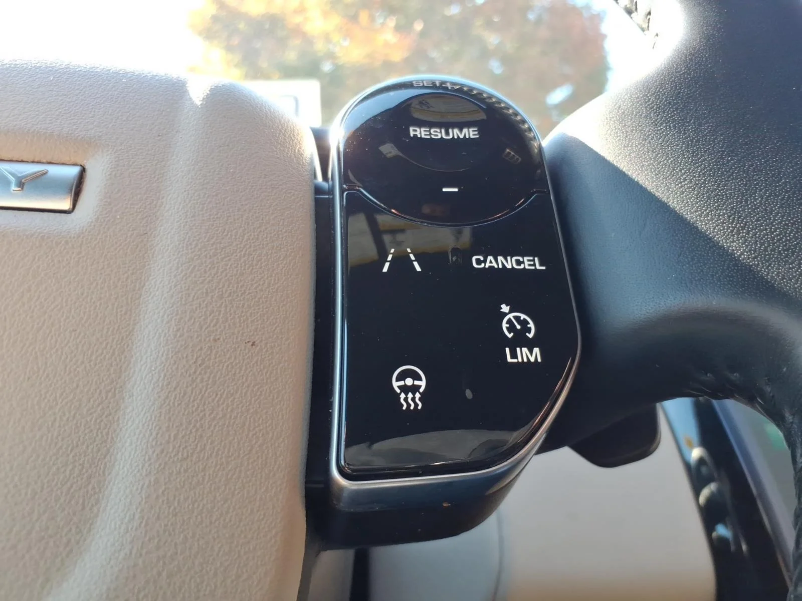 Used 2020 Fuji White Land Rover SE image 16