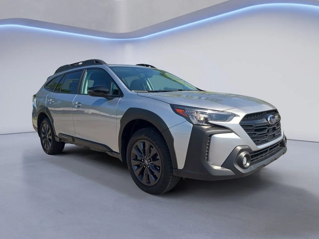 Used 2025 Ice Silver Metallic Subaru Onyx Edition image 8