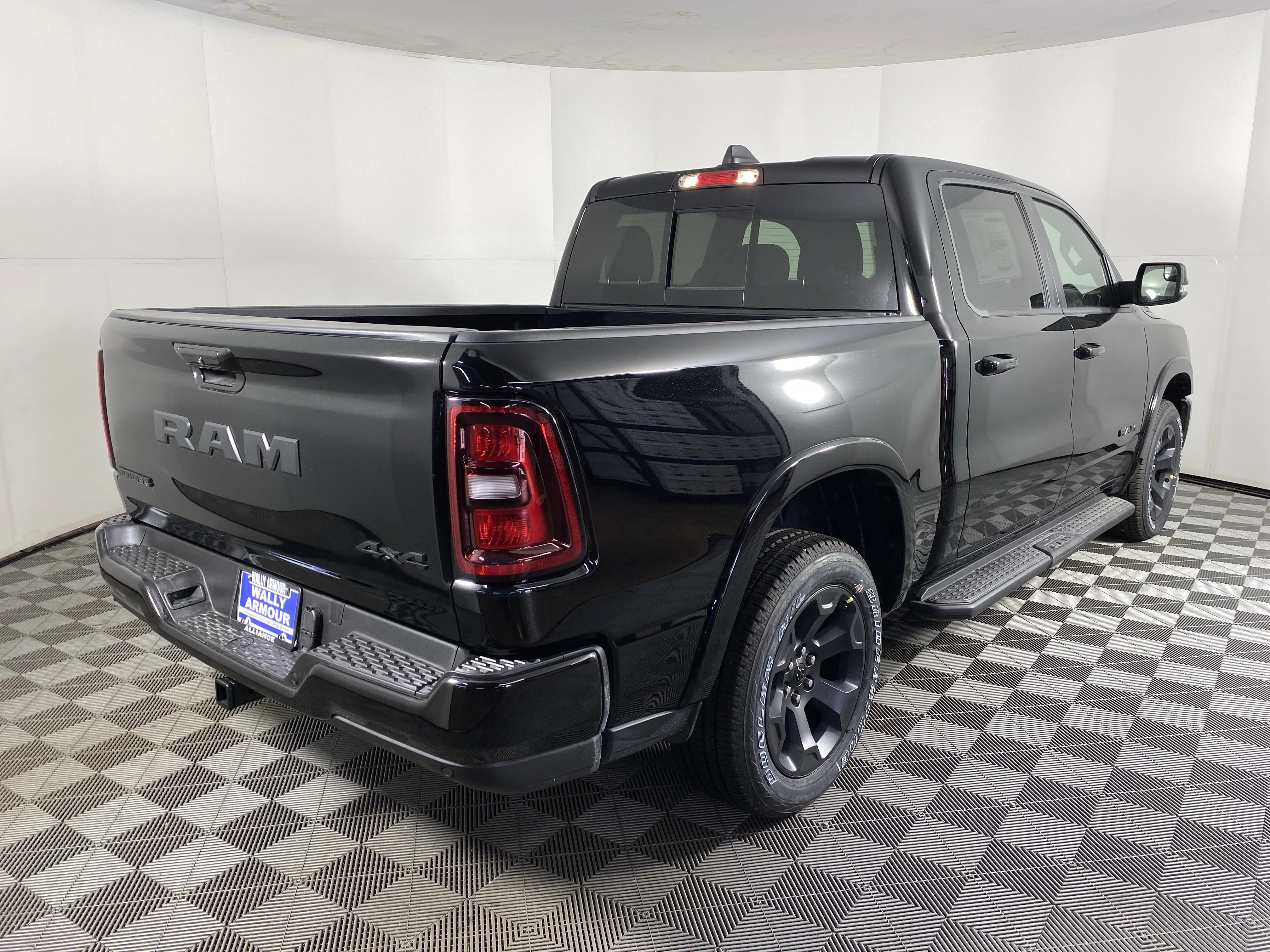 New 2026 Diamond Black Crystal Pearl-Coat Exterior Paint RAM Big Horn/Lone Star image 7