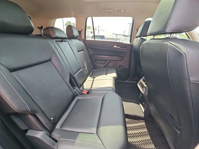 Used 2019 Black Volkswagen SEL image 29