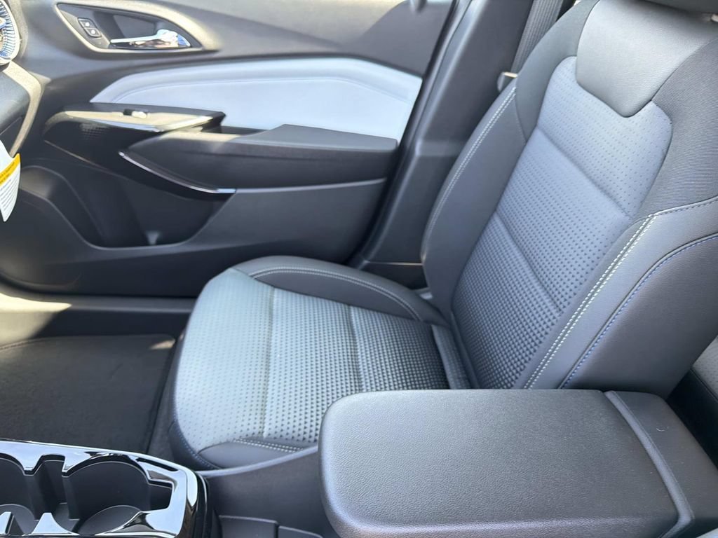 New 2026 Mosaic Black Metallic Chevrolet LT image 15