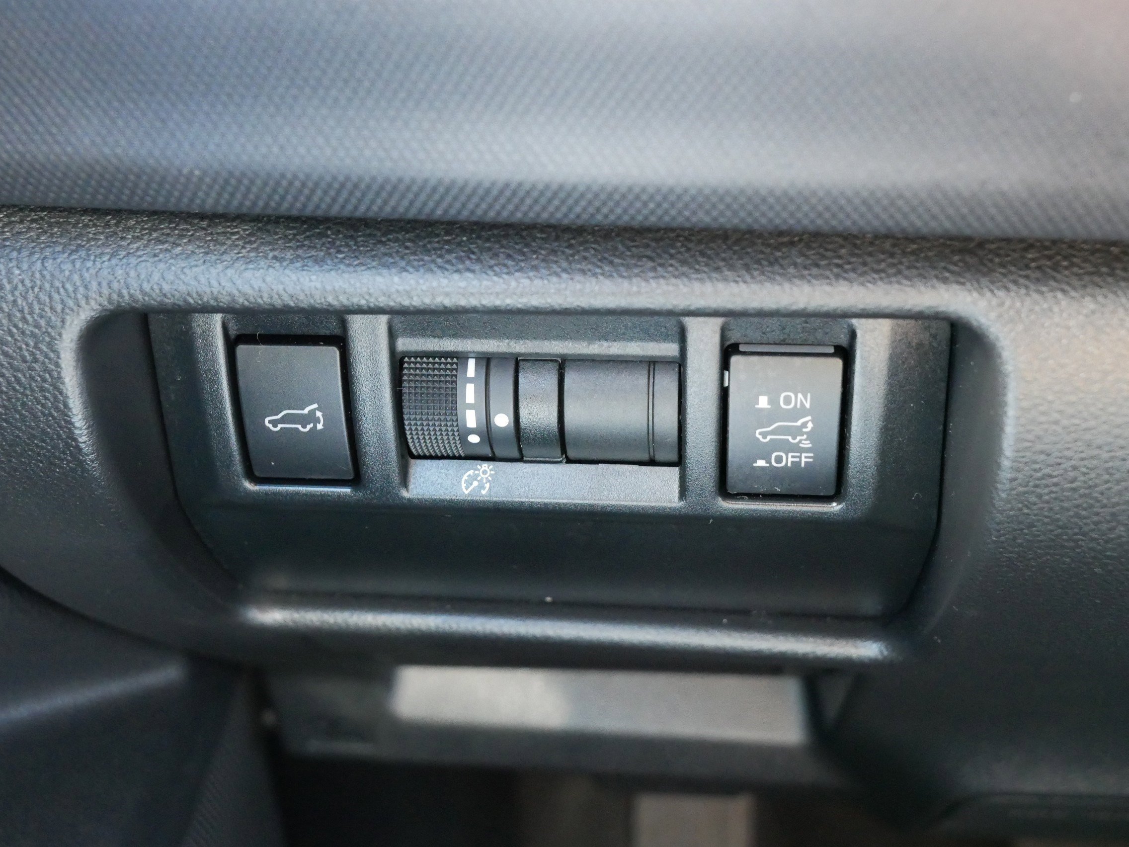 Used 2025 Crystal White Pearl Subaru Premium image 26