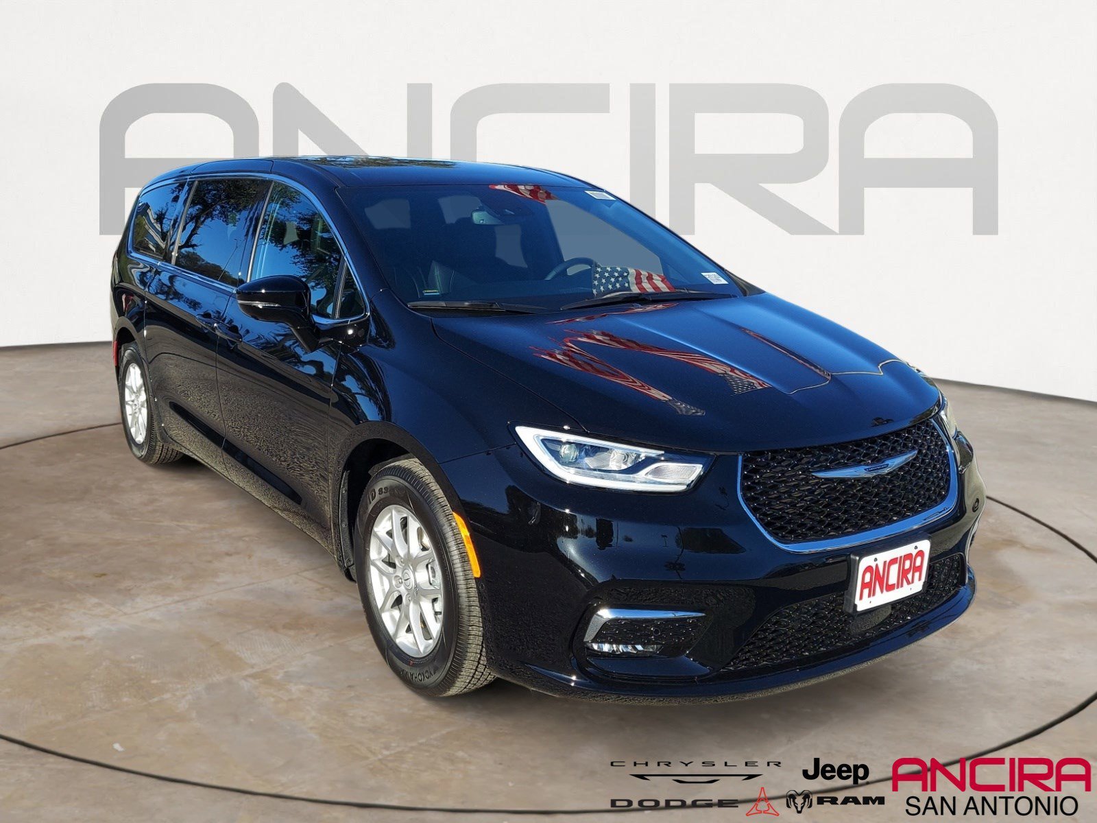 2026 Chrysler Pacifica Select's photo