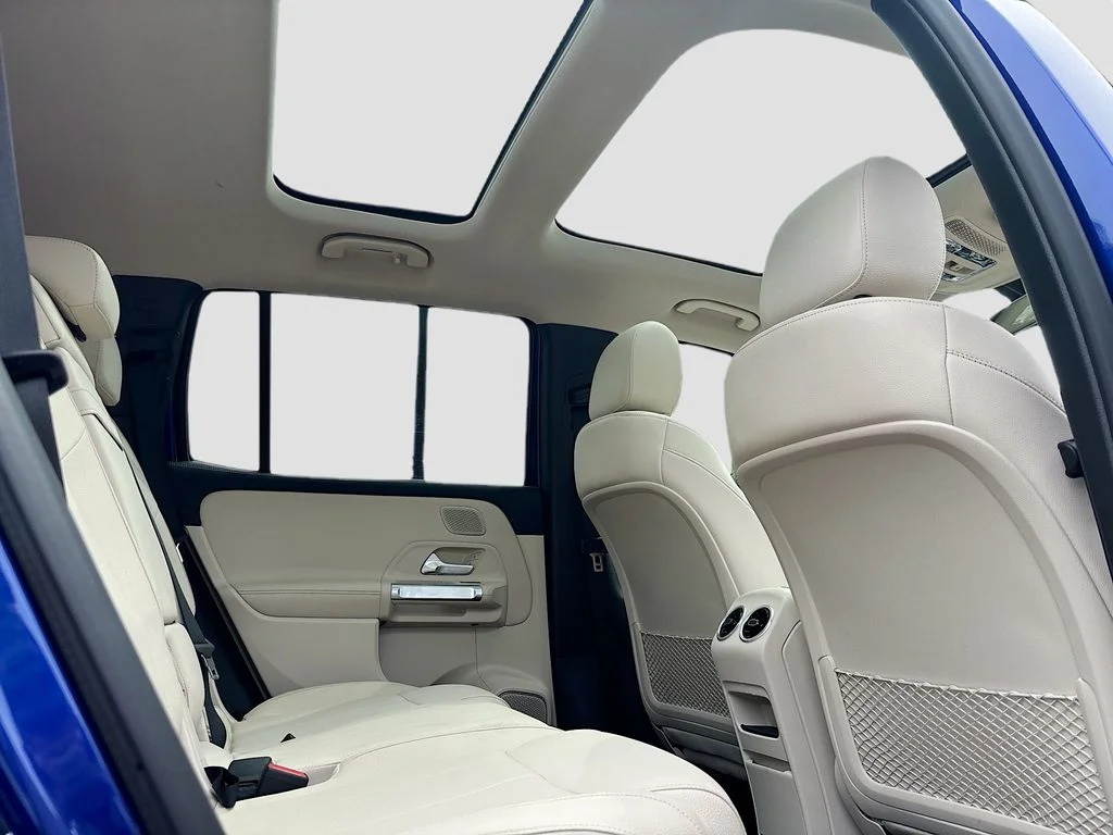 Used 2023 Blue Mercedes-Benz GLB 250 image 20