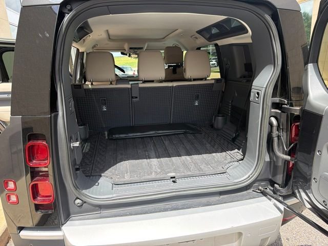 Certified Used 2023 Carpathian Gray Premium Metallic Land Rover SE image 11