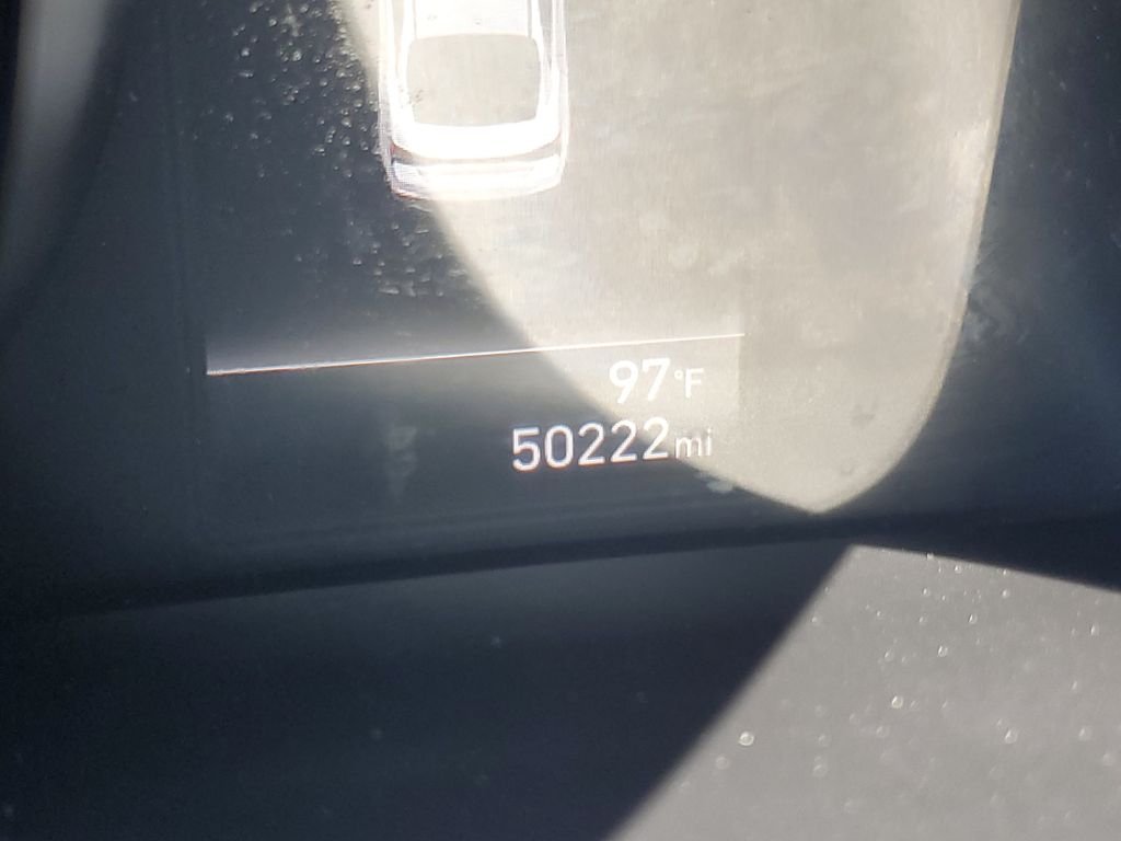 Used 2021 Fluid Metal Hyundai SEL image 25
