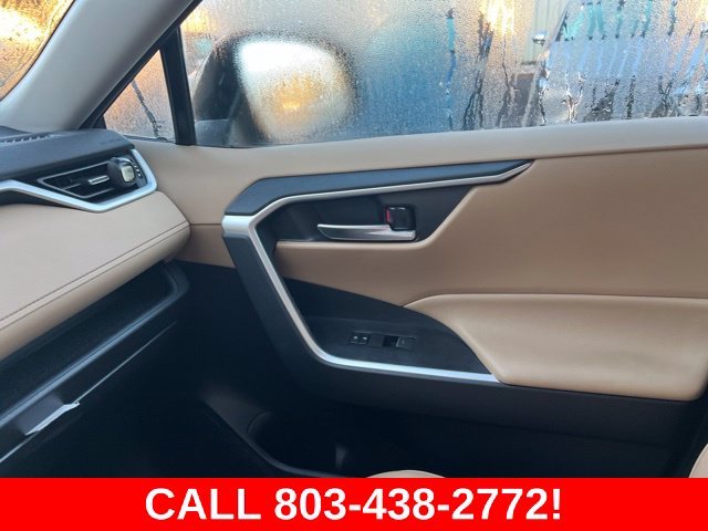 Used 2024  Toyota XLE Premium image 30