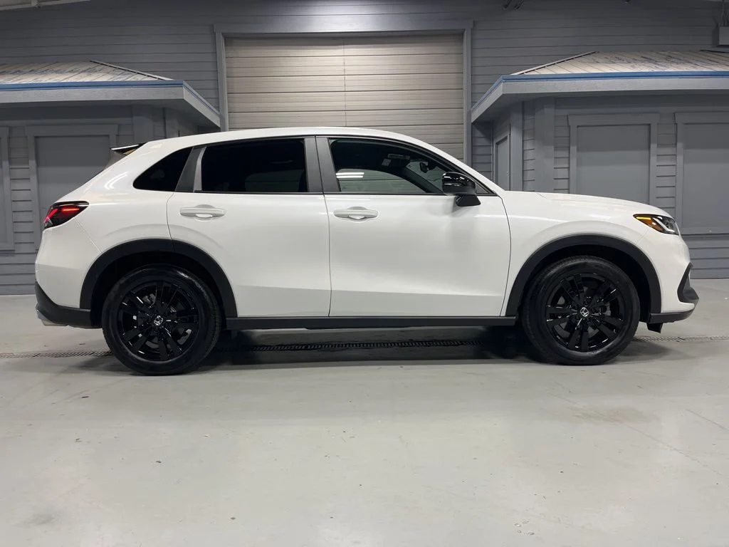Used 2026 Platinum White Pearl Honda Sport image 8