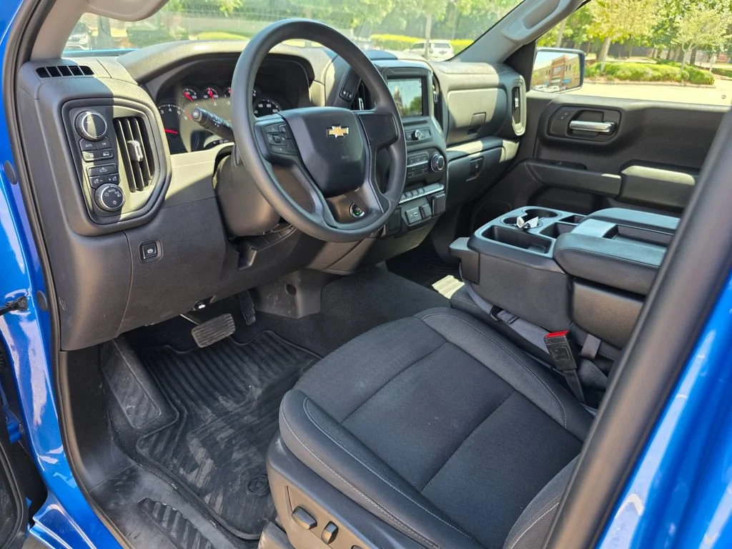 Used 2025 Riptide Blue Metallic Chevrolet Custom image 11