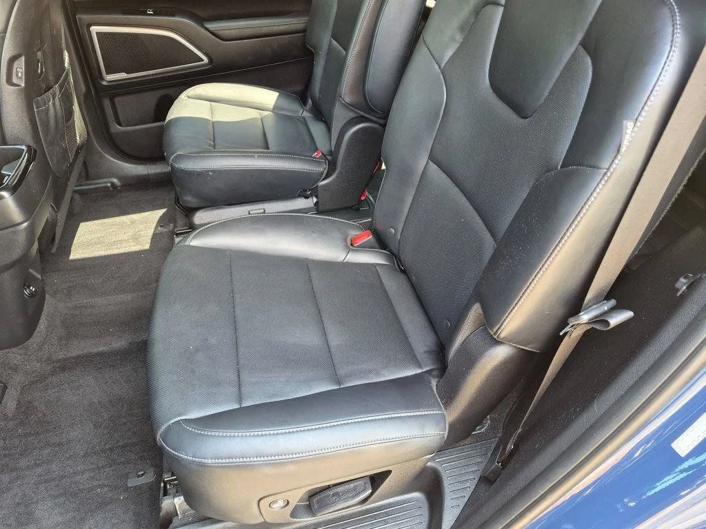 Used 2023 Black Kia S image 24