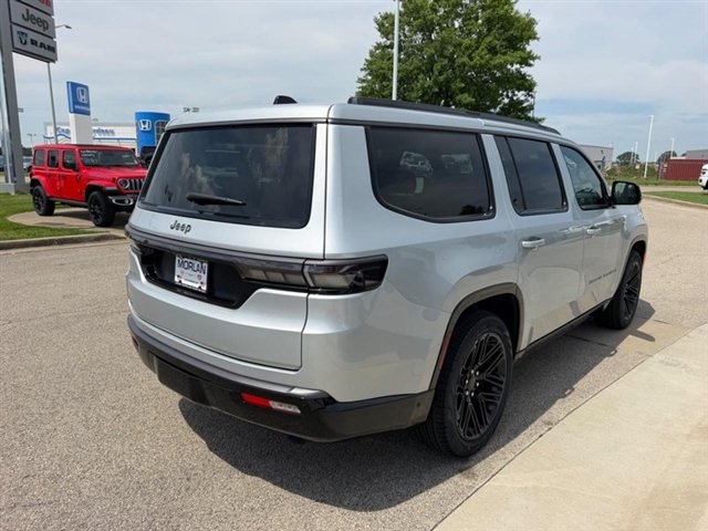 New 2026 Silver-Zynith Exterior Paint Jeep Limited Reserve image 4