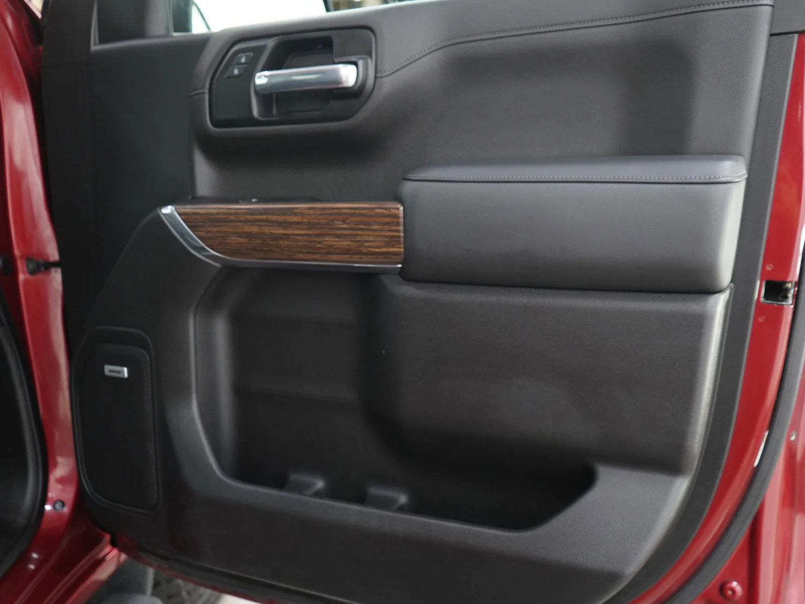 Used 2019 Maroon Chevrolet High Country image 9