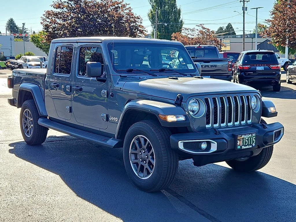 Used 2021 Sting-Gray Clearcoat Jeep Overland image 8