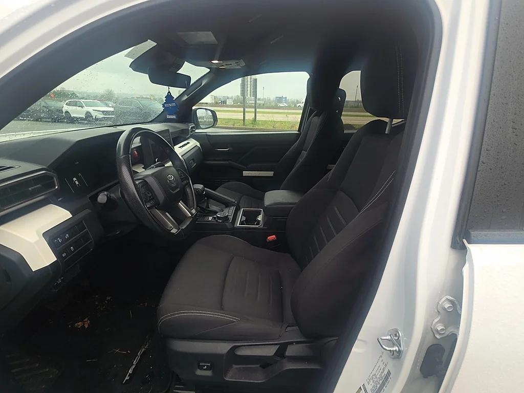 2024 Toyota Tacoma 4WD TRD Off-Road, photo 6 of 6