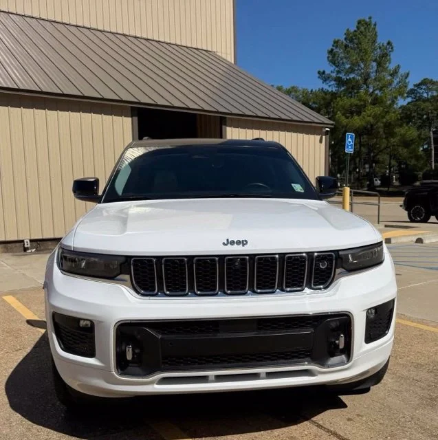 Used 2022 White Jeep Overland image 3