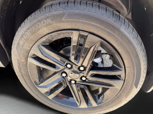 New 2026 Summit White Chevrolet LT image 37