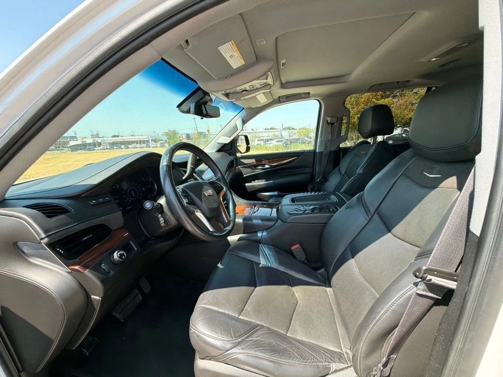 Used 2017 White Cadillac Luxury image 17