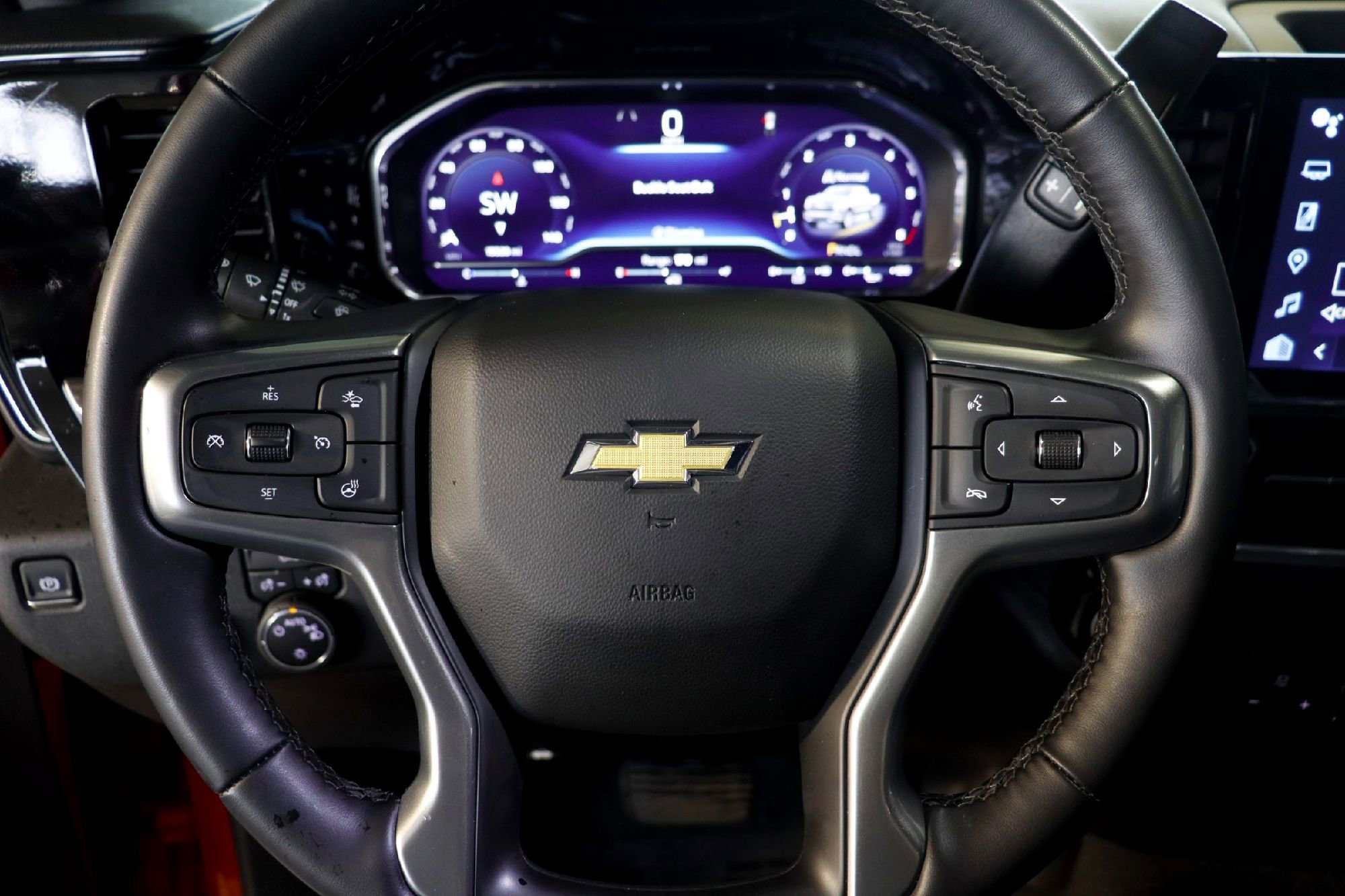 2025 Chevrolet Silverado 1500 LT - Photo 11