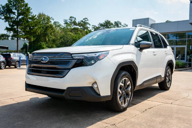 New 2026 Crystal White Pearl Subaru Premium image 11