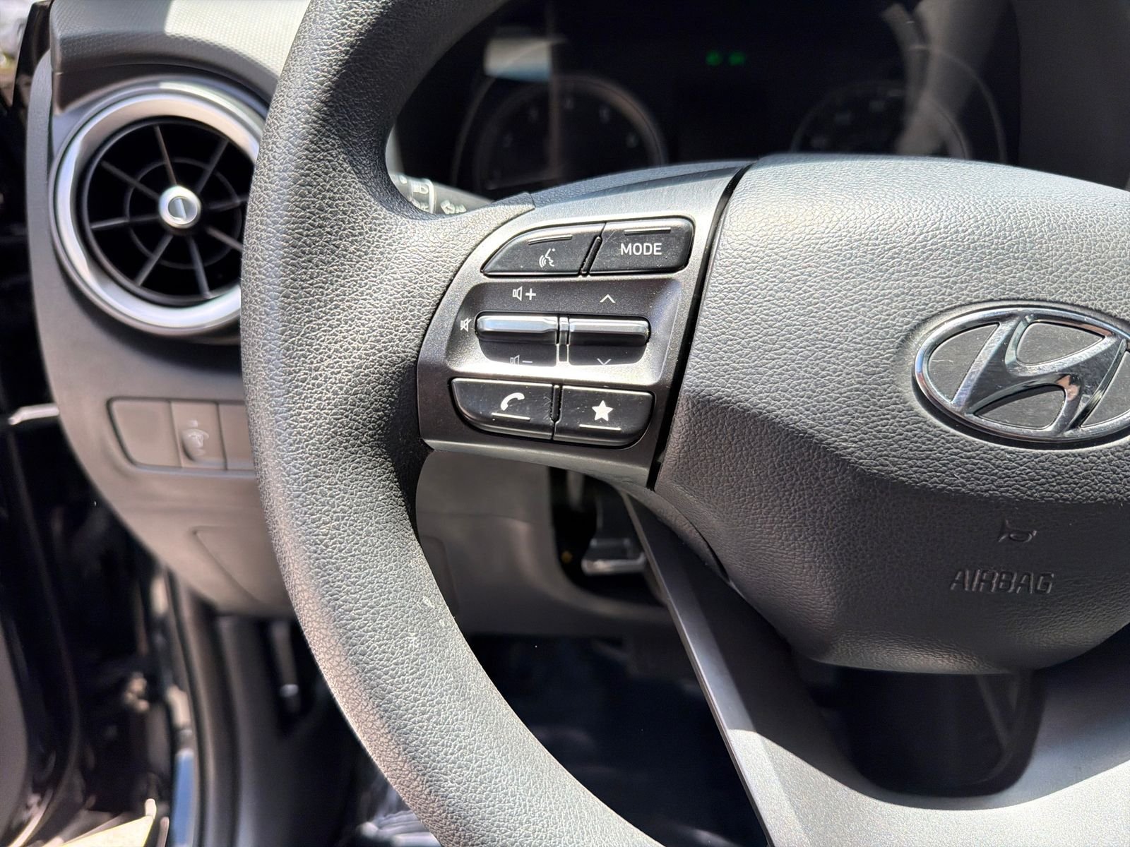 Used 2023 Abyss Black Hyundai SEL image 15