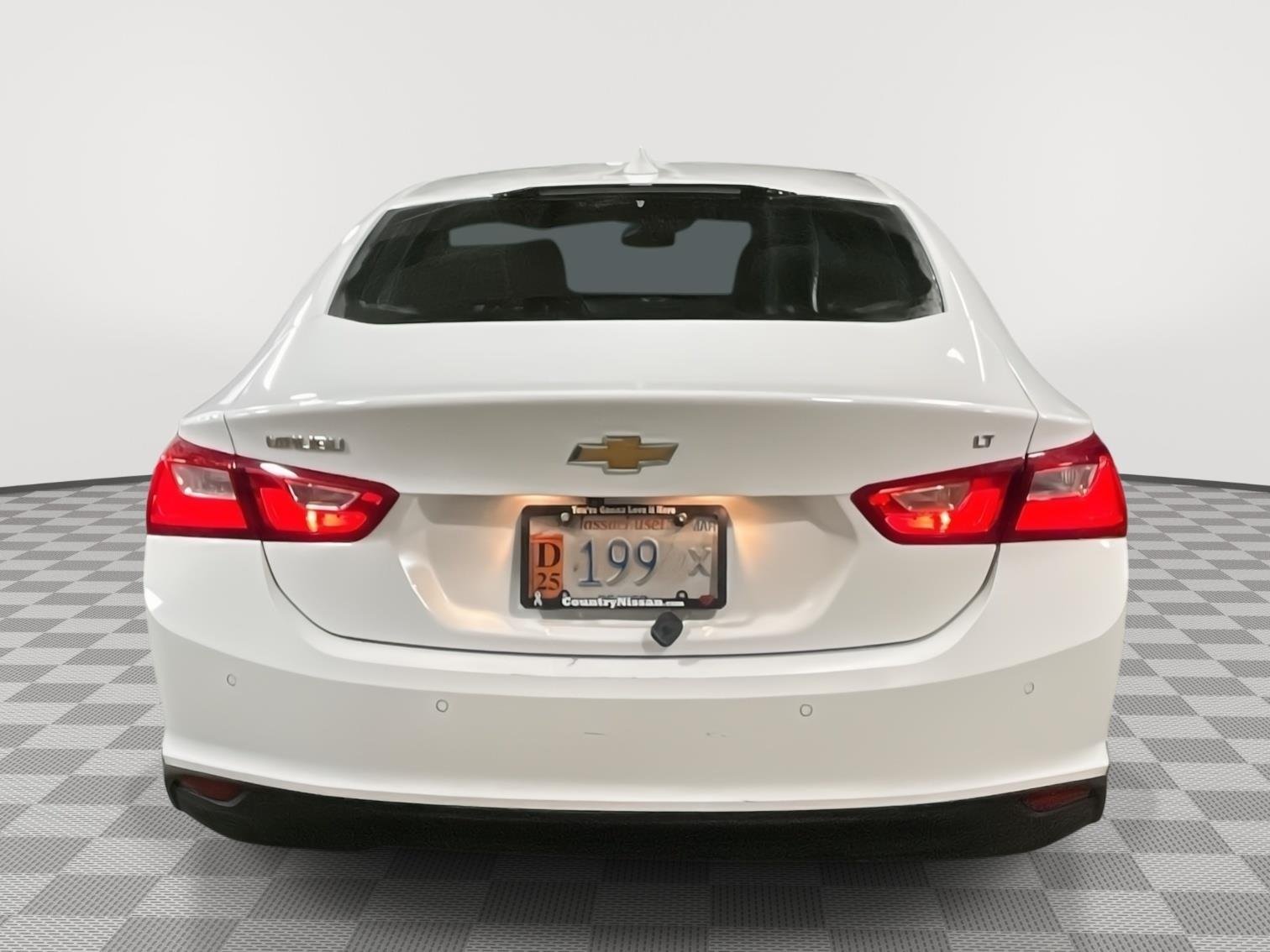 Used 2024 Summit White Chevrolet LT image 6
