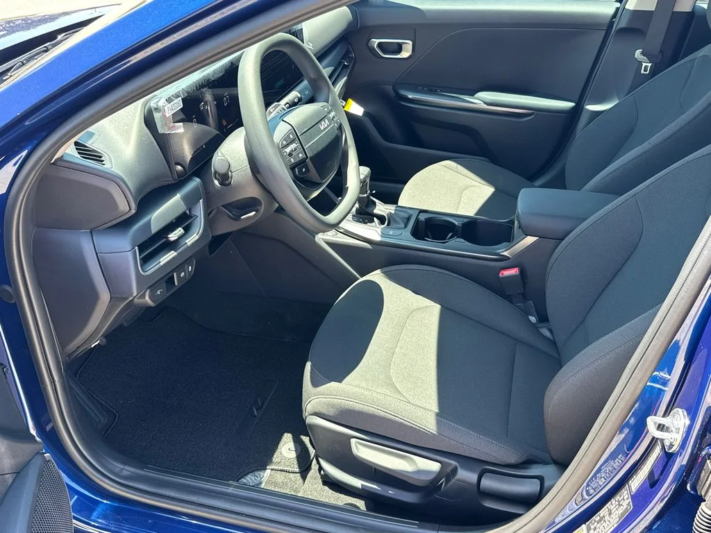 New 2026 Deep Sea Blue Kia LXS image 9