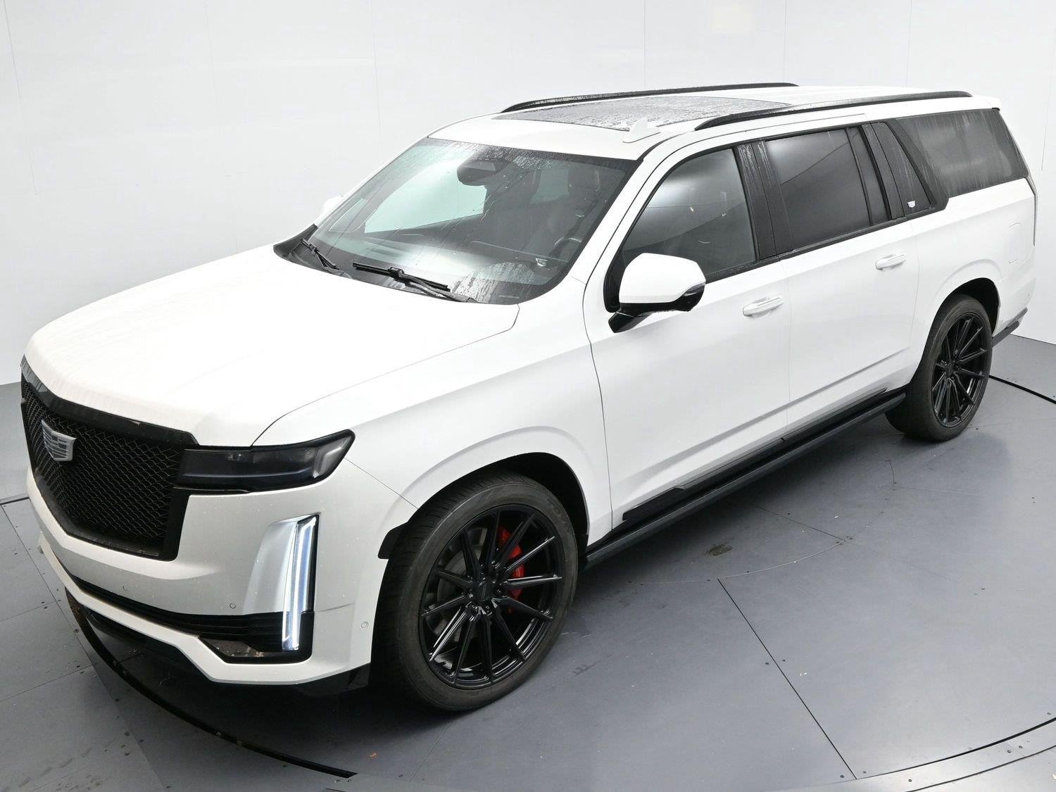 Used 2021 Crystal White Tricoat Cadillac Sport Platinum image 44