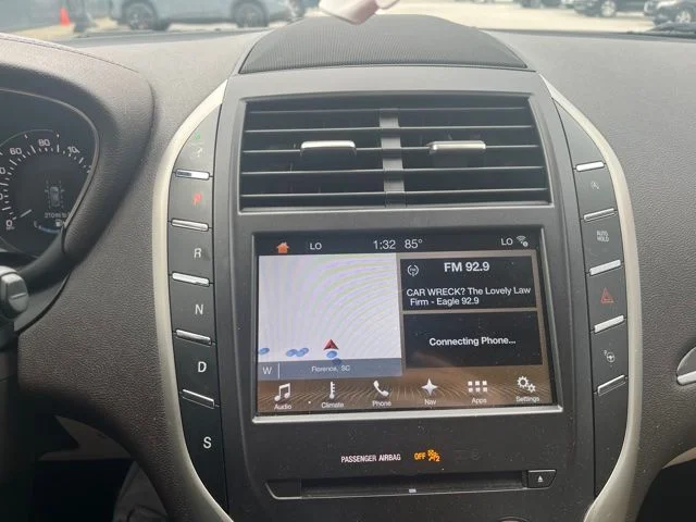 Used 2018 Beige Lincoln Reserve image 11