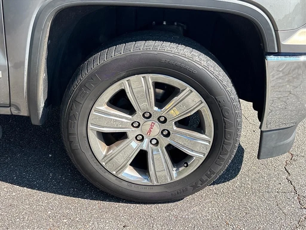 Used 2017 Gray GMC SLT image 9
