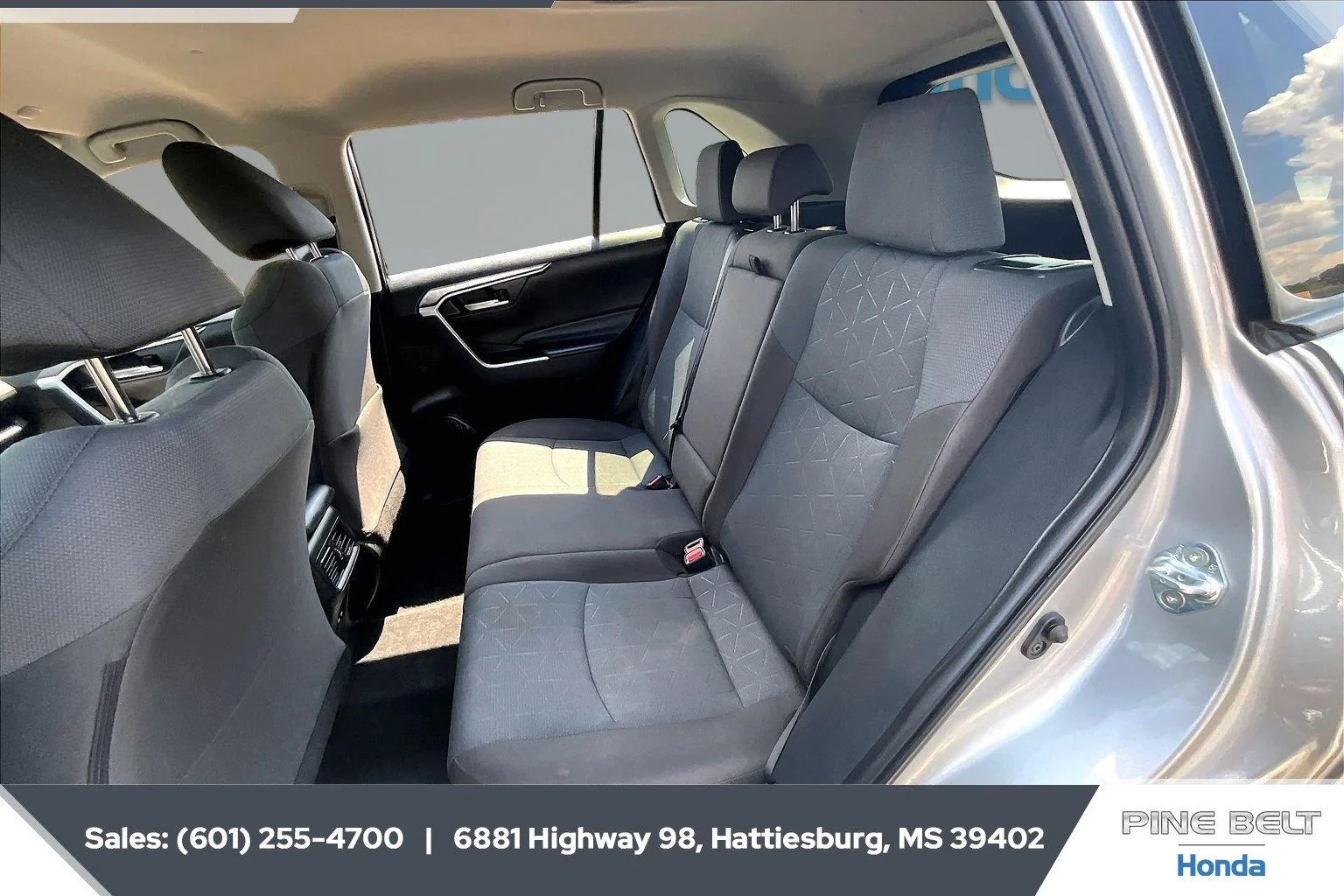 Used 2025 Silver Sky Metallic Toyota XLE image 19