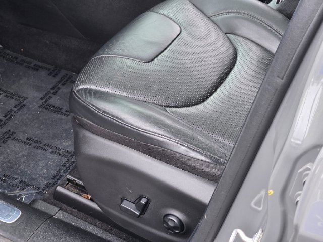Used 2020 Gray Jeep Limited image 21