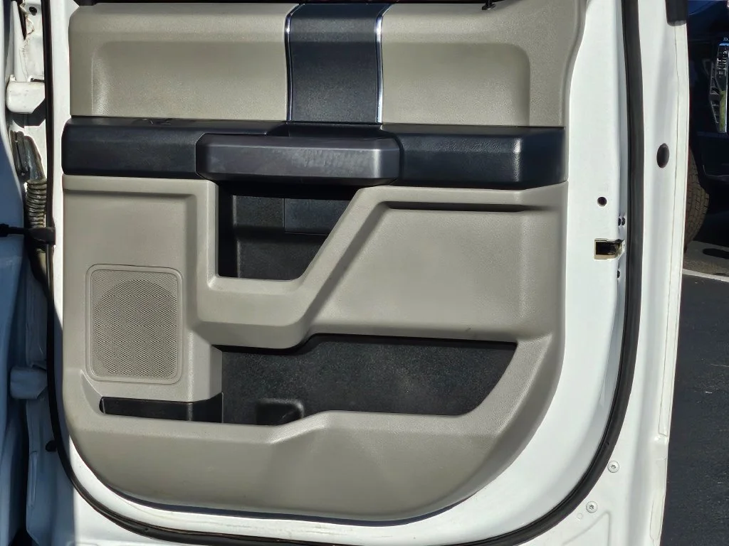 Used 2022 Oxford White Ford XLT image 34