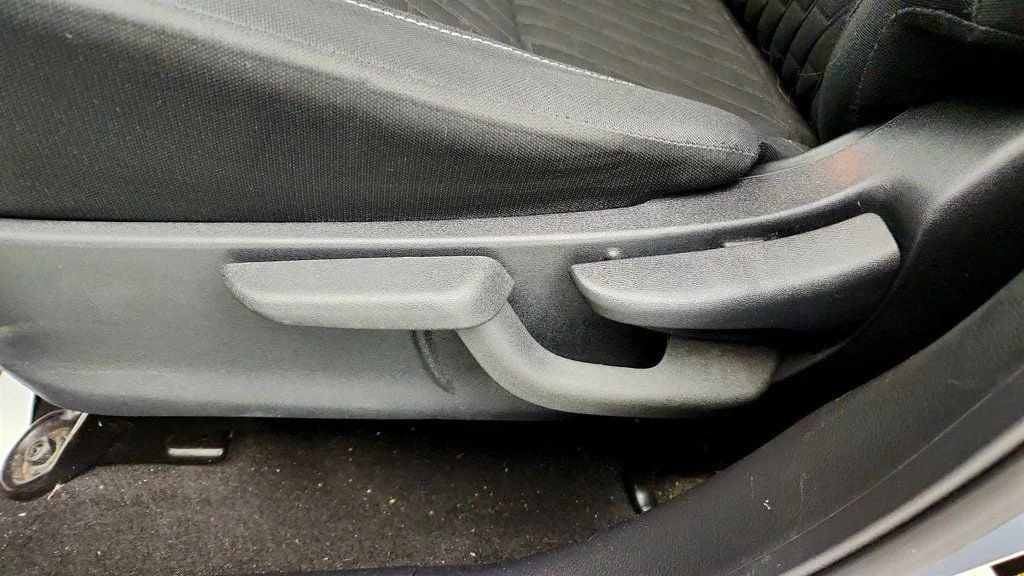 Used 2021 Boulder Gray Pearl Nissan SV FWD image 11