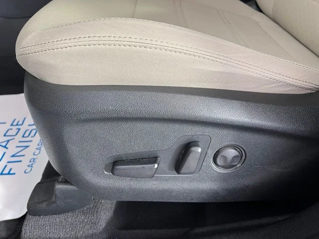Used 2018 Red Kia LX image 18